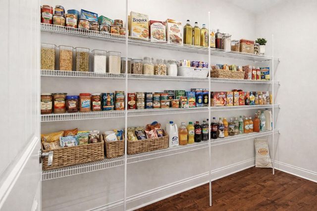 2411 Nottingham Drive, Valparaiso, IN 46383