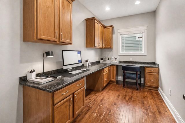 2411 Nottingham Drive, Valparaiso, IN 46383