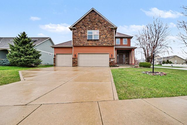 2411 Nottingham Drive, Valparaiso, IN 46383