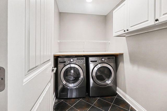 2411 Nottingham Drive, Valparaiso, IN 46383