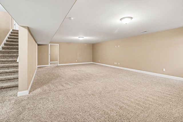 2411 Nottingham Drive, Valparaiso, IN 46383