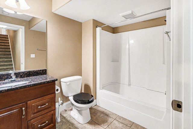 2411 Nottingham Drive, Valparaiso, IN 46383