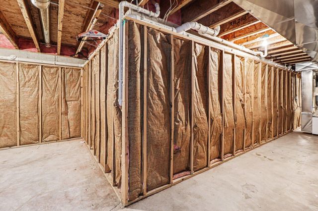 2411 Nottingham Drive, Valparaiso, IN 46383