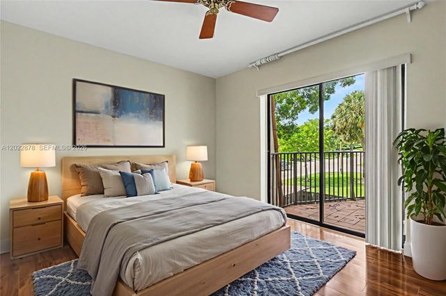 1530 W Harmony Lake Cir, Davie, FL 33324