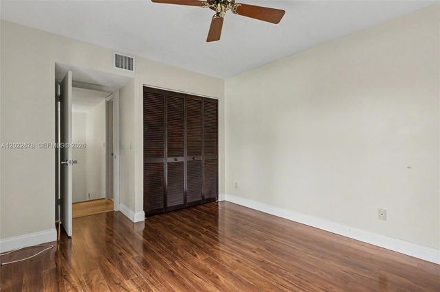1530 W Harmony Lake Cir, Davie, FL 33324