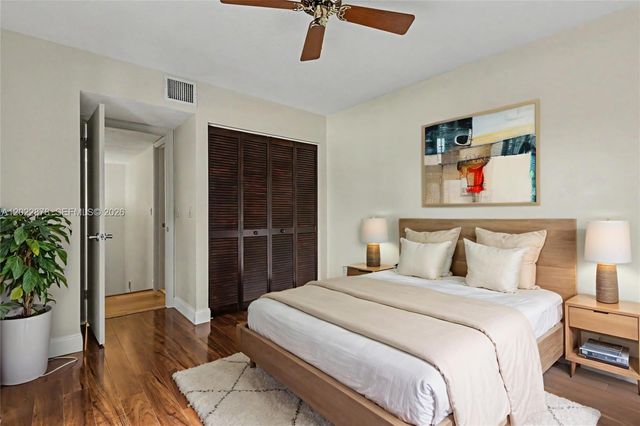 1530 W Harmony Lake Cir, Davie, FL 33324