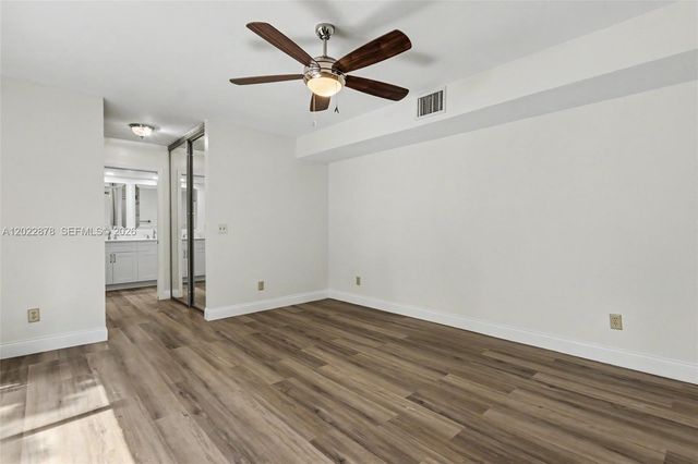 1530 W Harmony Lake Cir, Davie, FL 33324