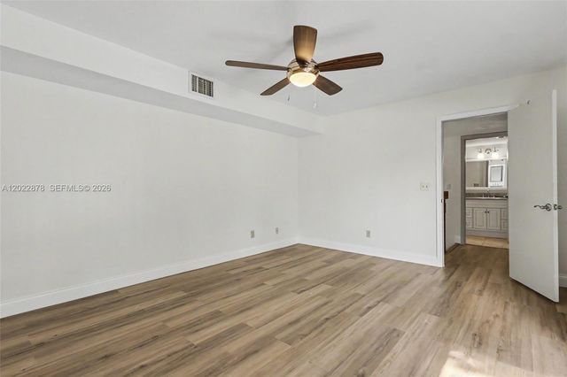 1530 W Harmony Lake Cir, Davie, FL 33324