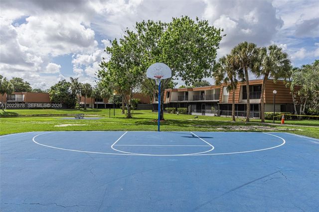 1530 W Harmony Lake Cir, Davie, FL 33324