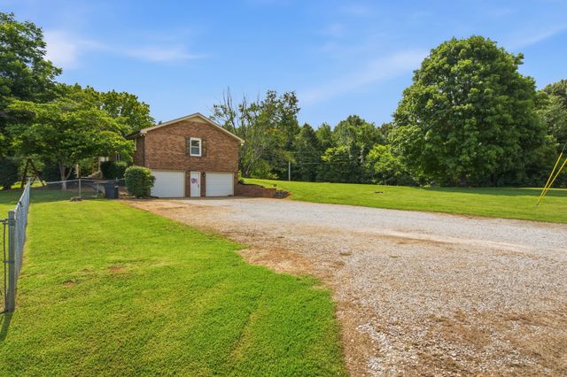 5606 Hopewell Rd, Springfield, TN 37172