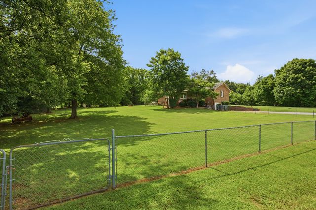 5606 Hopewell Rd, Springfield, TN 37172