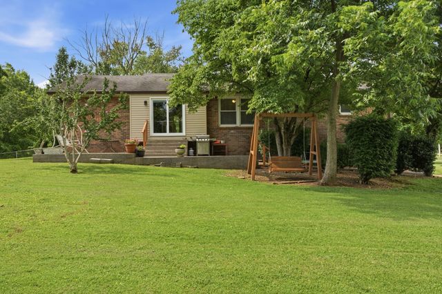5606 Hopewell Rd, Springfield, TN 37172
