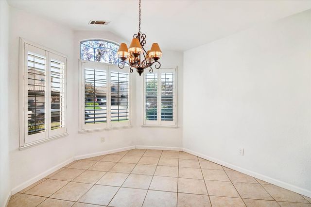 521 Pecan Dr, Ripon, CA 95366