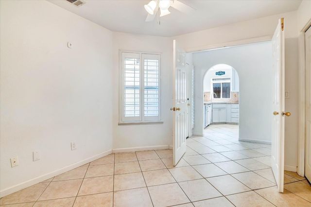 521 Pecan Dr, Ripon, CA 95366