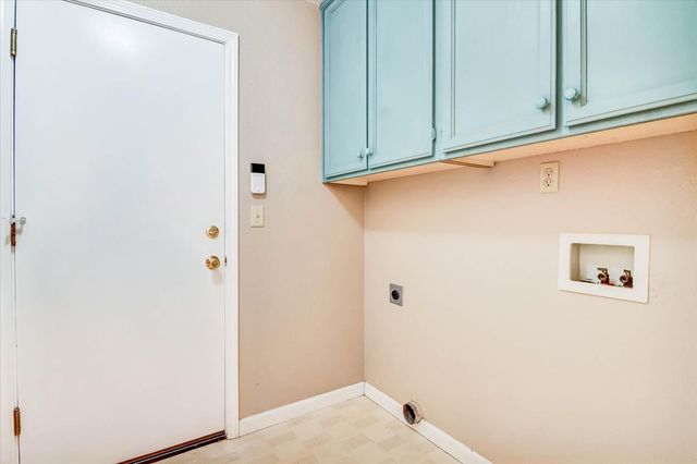 521 Pecan Dr, Ripon, CA 95366
