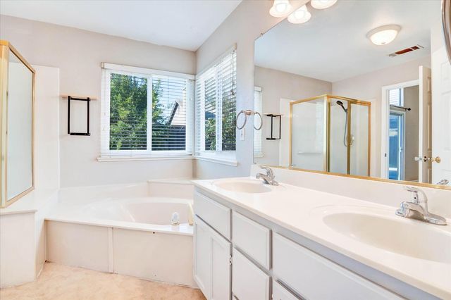 521 Pecan Dr, Ripon, CA 95366