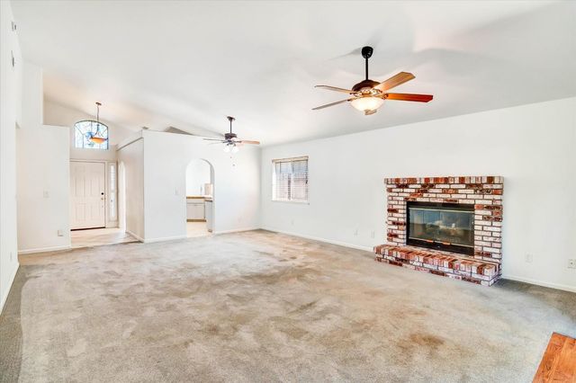 521 Pecan Dr, Ripon, CA 95366