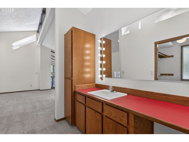 5205 Sw 153RD Ave, Beaverton, OR 97007