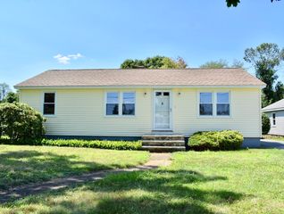 118 Blaine Ave, East Brookfield, MA 01515