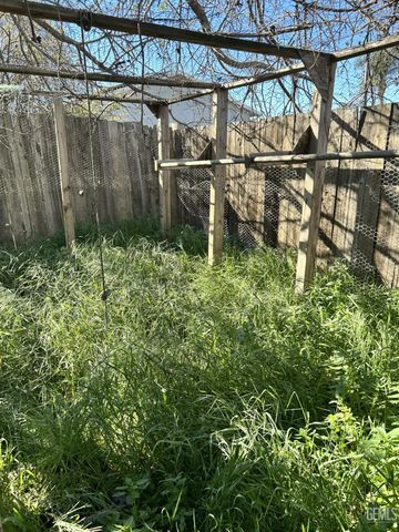 4112 Tyndall Avenue, Bakersfield, CA 93313