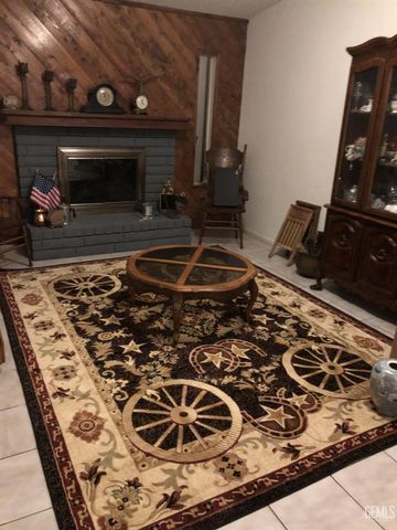 4112 Tyndall Avenue, Bakersfield, CA 93313