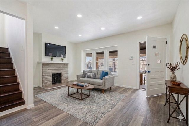 1407 Woodbourne Ave, Brookline, PA 15226