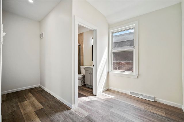 1407 Woodbourne Ave, Brookline, PA 15226