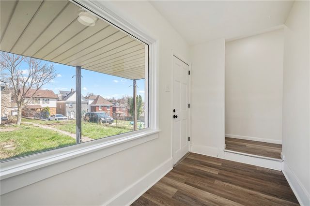 1407 Woodbourne Ave, Brookline, PA 15226