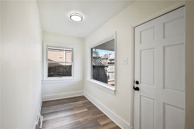 1407 Woodbourne Ave, Brookline, PA 15226