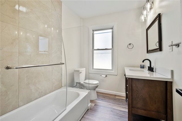 1407 Woodbourne Ave, Brookline, PA 15226