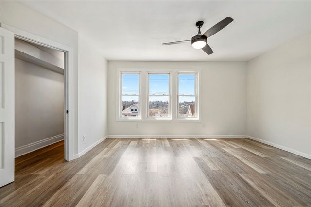 1407 Woodbourne Ave, Brookline, PA 15226