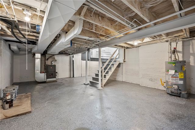 1407 Woodbourne Ave, Brookline, PA 15226