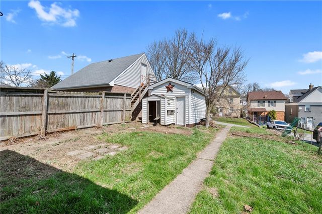 1407 Woodbourne Ave, Brookline, PA 15226