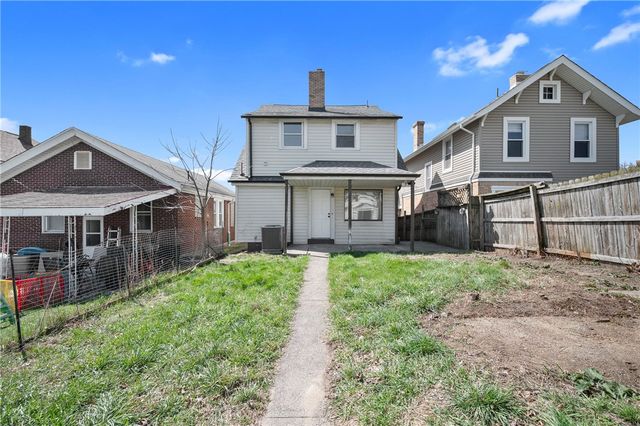 1407 Woodbourne Ave, Brookline, PA 15226