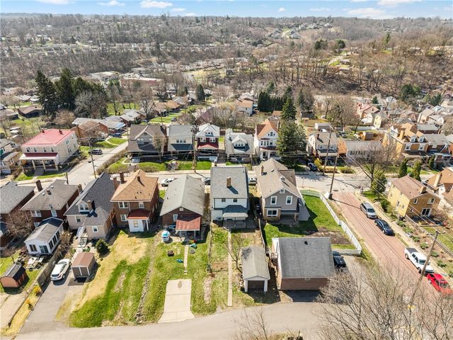 1407 Woodbourne Ave, Brookline, PA 15226