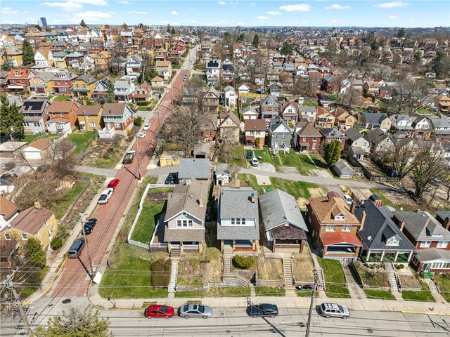 1407 Woodbourne Ave, Brookline, PA 15226