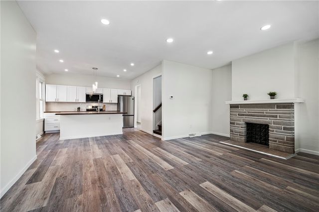 1407 Woodbourne Ave, Brookline, PA 15226