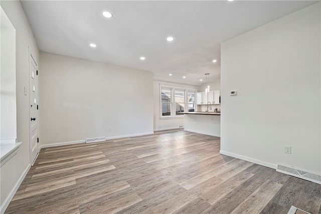 1407 Woodbourne Ave, Brookline, PA 15226