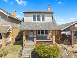 1407 Woodbourne Ave, Brookline, PA 15226