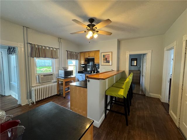 35 Brewer Street 1, Newport, RI 02840