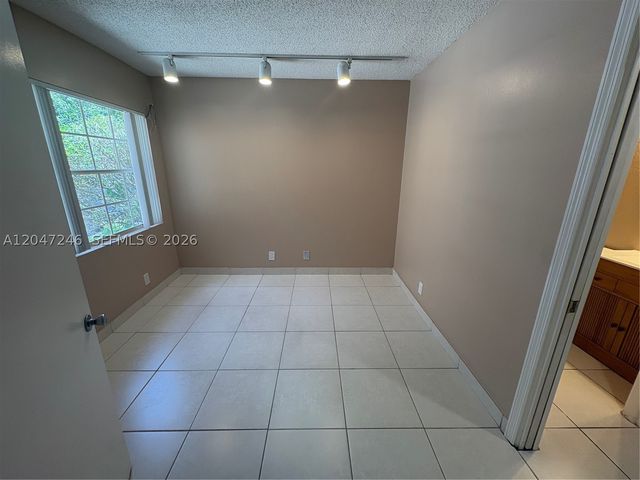 1479 Springside Dr, Weston, FL 33326
