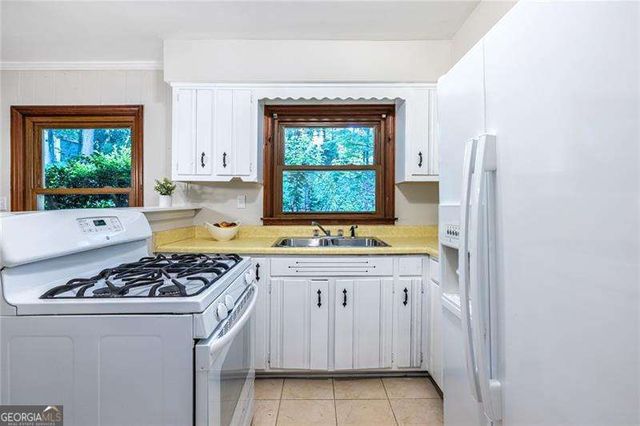 573 N Superior Avenue, Decatur, GA 30033