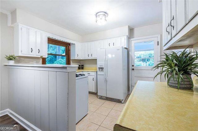 573 N Superior Avenue, Decatur, GA 30033