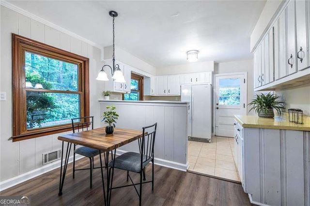573 N Superior Avenue, Decatur, GA 30033