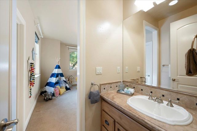16315 Winchester Club Dr, Meadow Vista, CA 95722