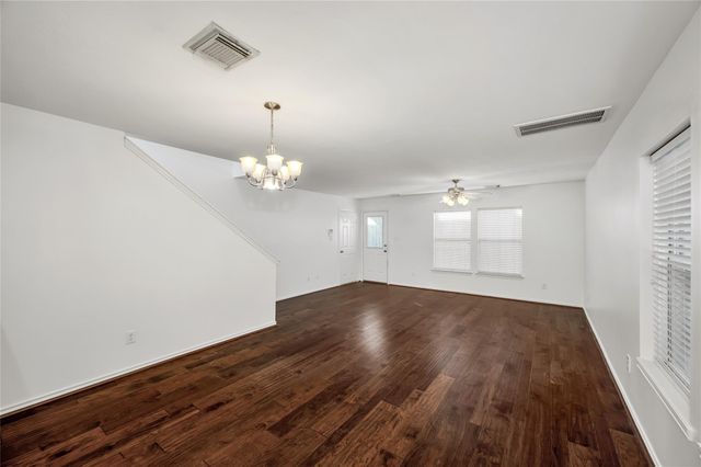 1719 Redwing Bluff Drive, Houston, TX 77009