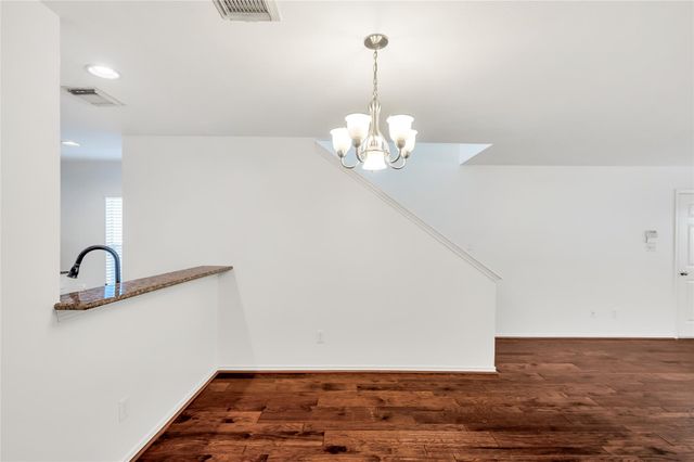 1719 Redwing Bluff Drive, Houston, TX 77009