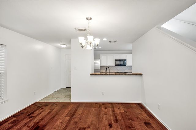 1719 Redwing Bluff Drive, Houston, TX 77009