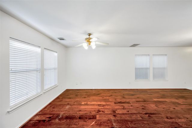 1719 Redwing Bluff Drive, Houston, TX 77009