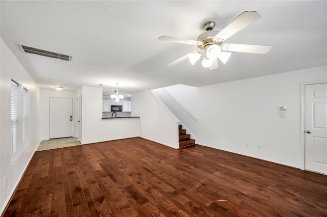 1719 Redwing Bluff Drive, Houston, TX 77009